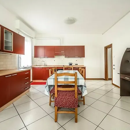 Parking&wifi Free / Hesperia Groundfloor Oasis 아파트 모데나